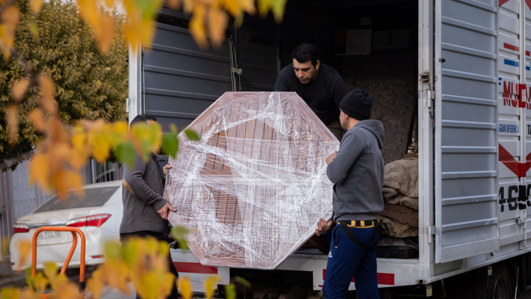 moving-patio-furniture